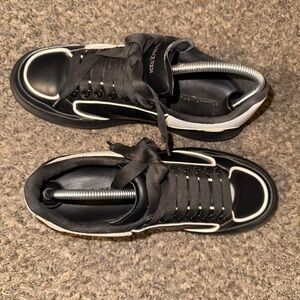 Alexander McQueen Men's Black and White Sneakers